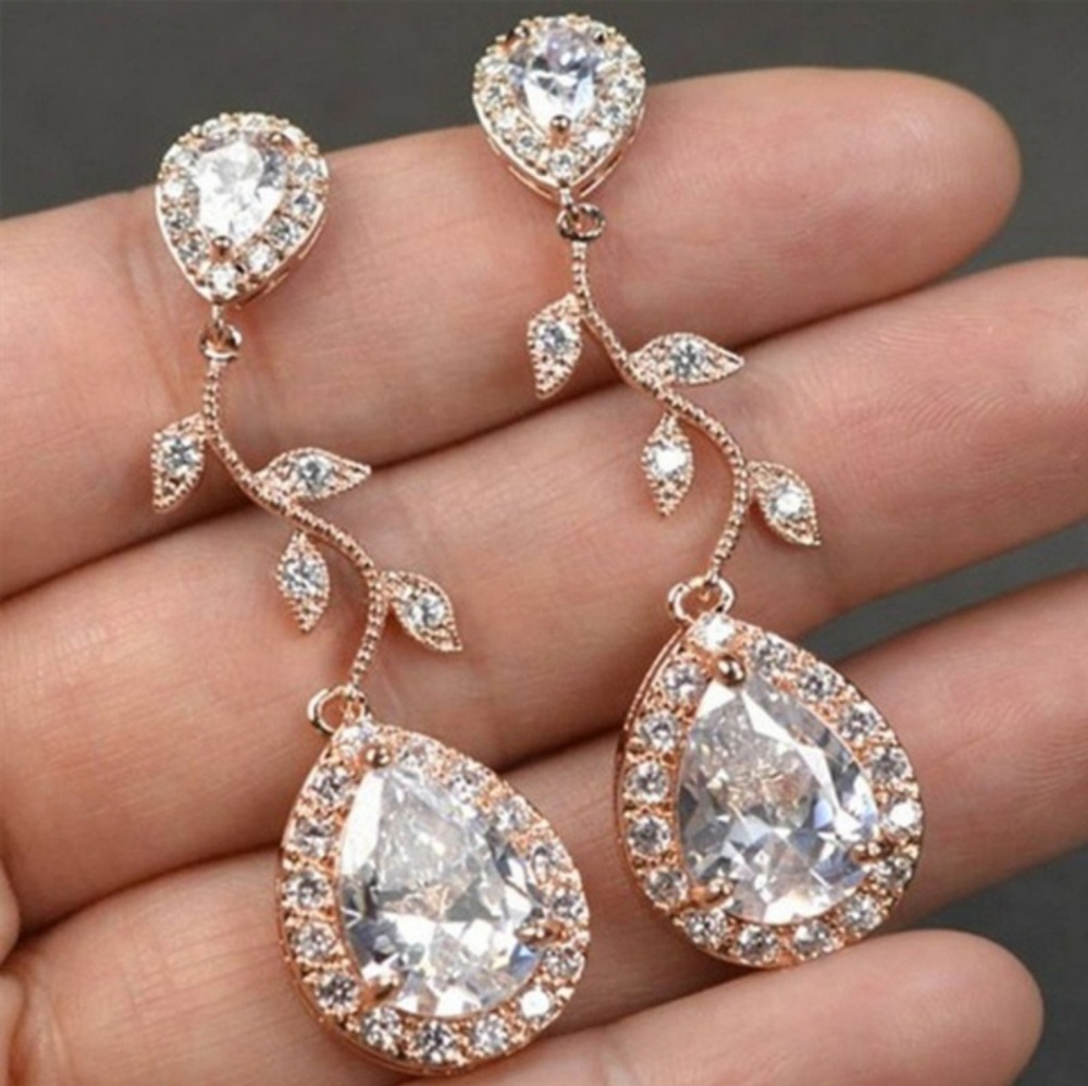 Stunning Earrings only silver left - Picture 2 of 7